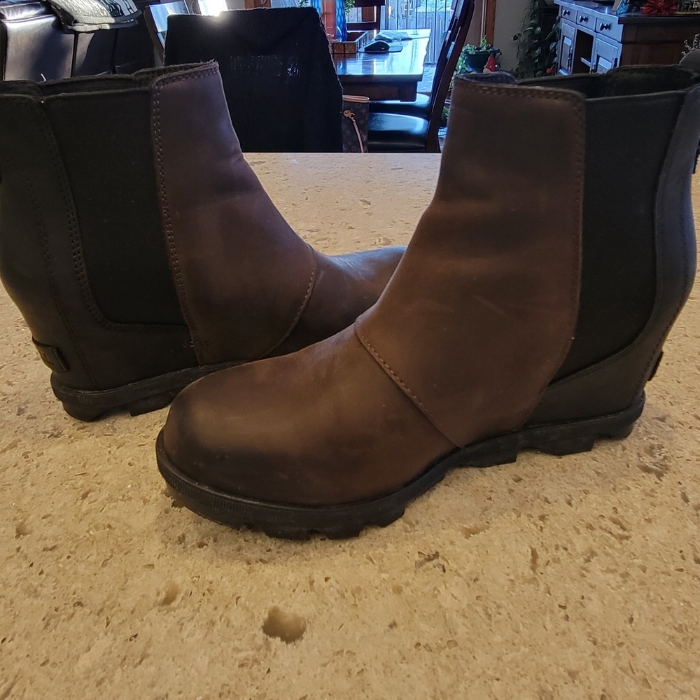 Women's Sorel Joan of Arctic Wedge II Chelsea Boot, Blackened Brown